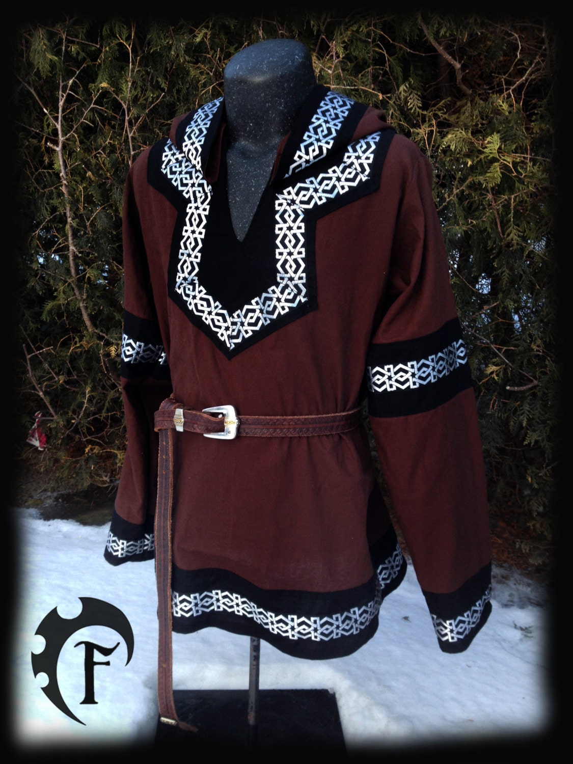Customizable Viking tunic with hood, medieval, fantasy, trim, clothing –  Feral-Workshop